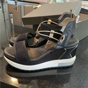 Nero Giardini bungee shoe